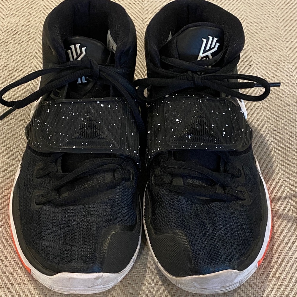 Kyrie 6 Black and White
